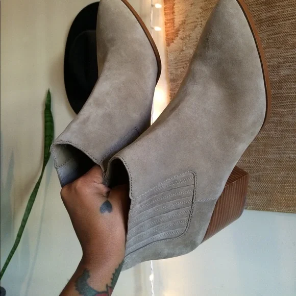 1. State Camel Colored “Jemore” Booties, size 11M - Picture 7 of 16